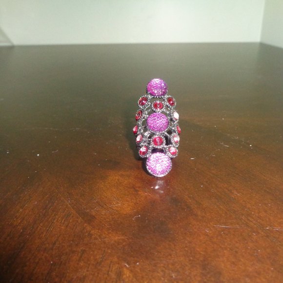 Beautiful purple statement ring- costume jewelry - Picture 4 of 12